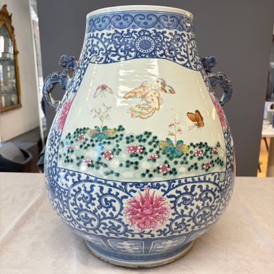 A large Chinese famille rose 'Hu' vase with birds and butterflies — photo 14
