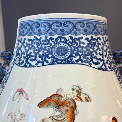 A large Chinese famille rose 'Hu' vase with birds and butterflies — photo 15