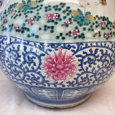 A large Chinese famille rose 'Hu' vase with birds and butterflies — photo 21
