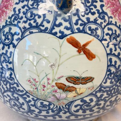 A large Chinese famille rose 'Hu' vase with birds and butterflies — photo 24