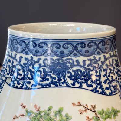 A large Chinese famille rose 'Hu' vase with birds and butterflies — photo 2