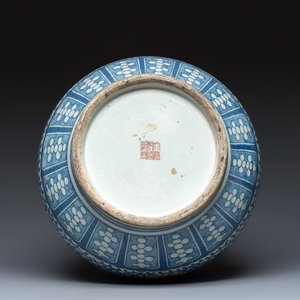 A large Chinese famille rose 'Hu' vase with birds and butterflies — photo 7