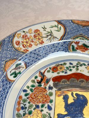 A large Chinese famille verte armorial 'Provinces' dish with the arms of Zutphen — photo 3