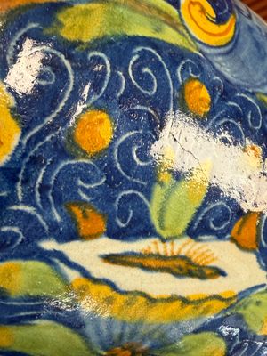 A large polychrome Italian maiolica albarello inscribed 'Mostarda Fina' — photo 4