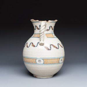A large polychrome Talavera armorial ewer — photo 3
