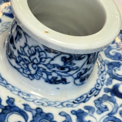 A pair of Chinese blue and white 'Blossoming Flower Branches' square flasks and covers — 照片 18