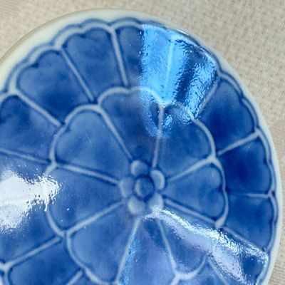 A pair of Chinese blue and white 'Blossoming Flower Branches' square flasks and covers — 照片 58
