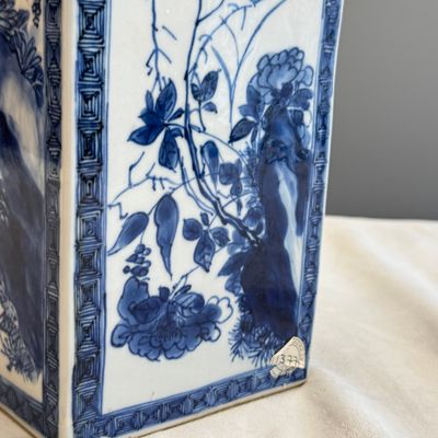 A pair of Chinese blue and white 'Blossoming Flower Branches' square flasks and covers — 照片 6