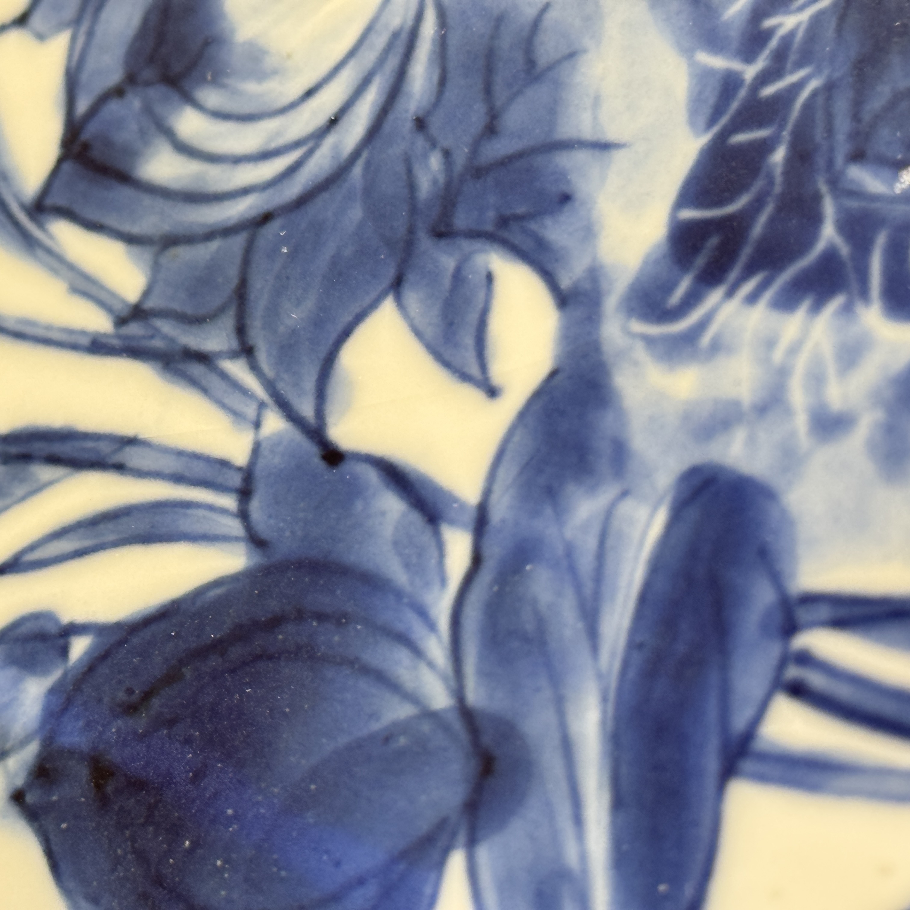 A pair of Chinese blue and white 'Blossoming Flower Branches' square flasks and covers — 照片 70