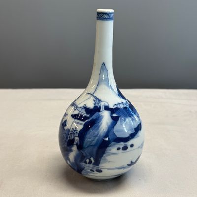 A pair of Chinese blue and white 'Scholars in a River Landscape' bottle vases — foto 12