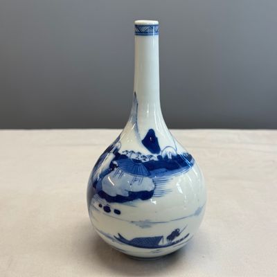 A pair of Chinese blue and white 'Scholars in a River Landscape' bottle vases — foto 13