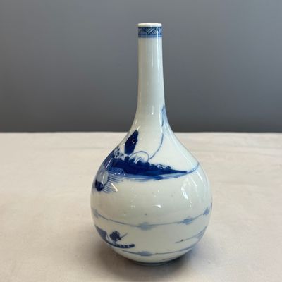 A pair of Chinese blue and white 'Scholars in a River Landscape' bottle vases — foto 14