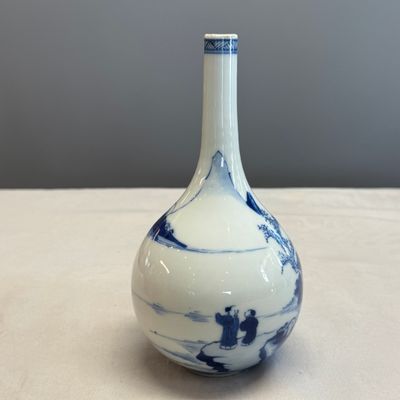A pair of Chinese blue and white 'Scholars in a River Landscape' bottle vases — foto 15