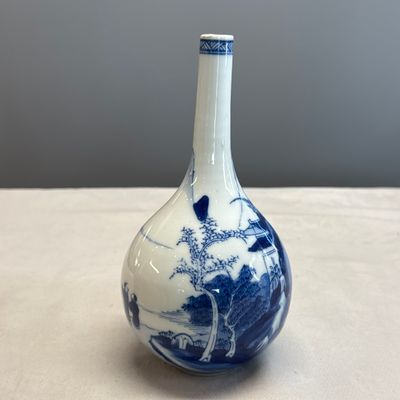 A pair of Chinese blue and white 'Scholars in a River Landscape' bottle vases — foto 16