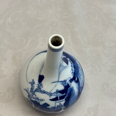 A pair of Chinese blue and white 'Scholars in a River Landscape' bottle vases — foto 18