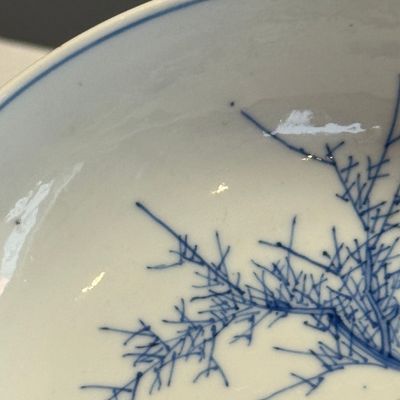 A pair of Chinese blue and white 'Ta Xue Xun Mei 踏雪尋梅' plates — 照片 34