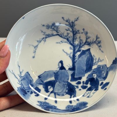A pair of Chinese blue and white 'Ta Xue Xun Mei 踏雪尋梅' plates — 照片 8