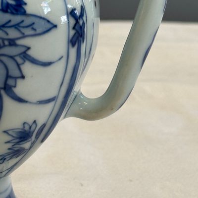 A pair of Chinese blue and white covered mustard pots with floral design — 照片 4