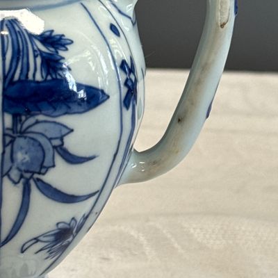 A pair of Chinese blue and white covered mustard pots with floral design — 照片 33