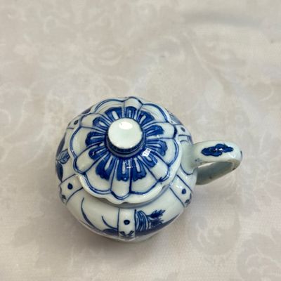 A pair of Chinese blue and white covered mustard pots with floral design — 照片 40
