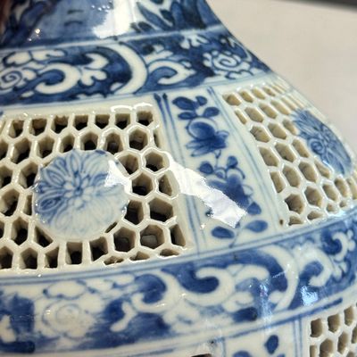 A pair of Chinese blue and white double-walled 'Linglong' hookah bases  — photo 26