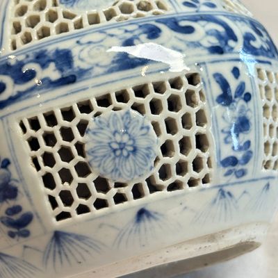 A pair of Chinese blue and white double-walled 'Linglong' hookah bases  — photo 27