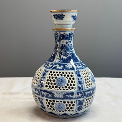 A pair of Chinese blue and white double-walled 'Linglong' hookah bases  — photo 3