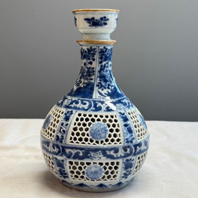A pair of Chinese blue and white double-walled 'Linglong' hookah bases  — photo 4