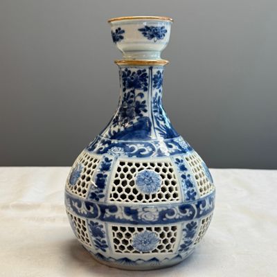 A pair of Chinese blue and white double-walled 'Linglong' hookah bases  — photo 5