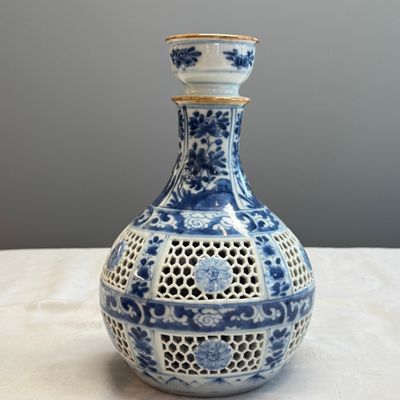 A pair of Chinese blue and white double-walled 'Linglong' hookah bases  — photo 6