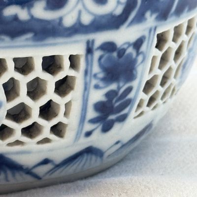 A pair of Chinese blue and white double-walled 'Linglong' hookah bases  — photo 8