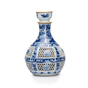 A pair of Chinese blue and white double-walled 'Linglong' hookah bases  — photo 4