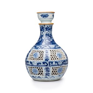 A pair of Chinese blue and white double-walled 'Linglong' hookah bases  — photo 5