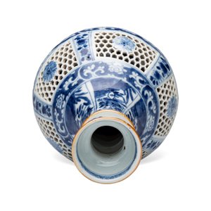 A pair of Chinese blue and white double-walled 'Linglong' hookah bases  — photo 6
