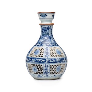 A pair of Chinese blue and white double-walled 'Linglong' hookah bases  — photo 8
