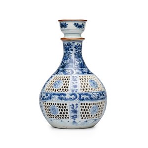 A pair of Chinese blue and white double-walled 'Linglong' hookah bases  — photo 10