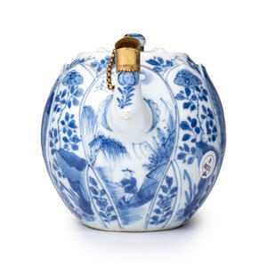 A pair of Chinese blue and white lotus-shaped teapots with mounts — photo 11