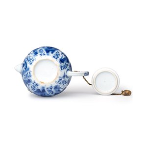 A pair of Chinese blue and white lotus-shaped teapots with mounts — photo 7