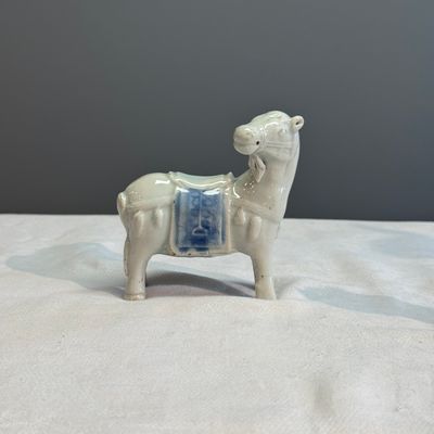 A pair of Chinese blue and white models of horses — photo 2
