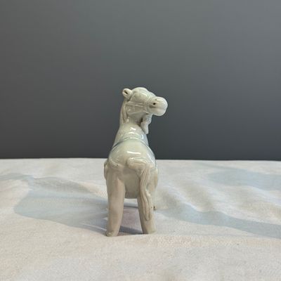 A pair of Chinese blue and white models of horses — photo 3