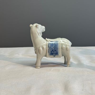 A pair of Chinese blue and white models of horses — photo 4