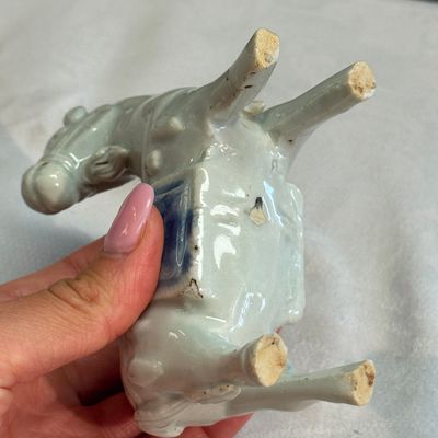 A pair of Chinese blue and white models of horses — photo 8