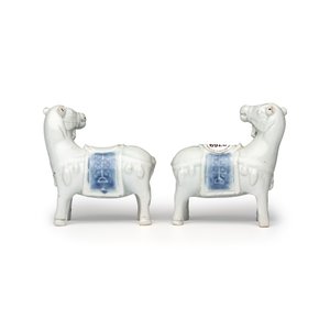 A pair of Chinese blue and white models of horses — photo 4
