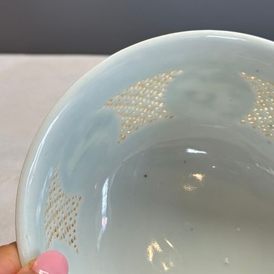 A pair of Chinese blue and white reticulated 'Linglong' bowls with landscape panels — photo 12