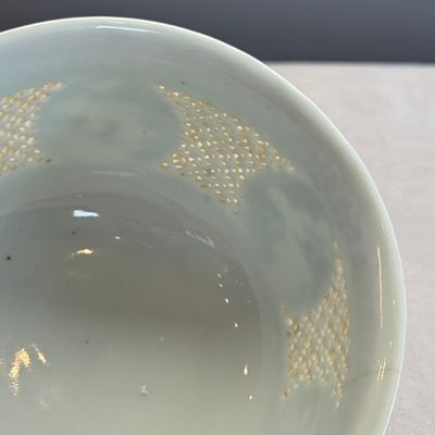 A pair of Chinese blue and white reticulated 'Linglong' bowls with landscape panels — photo 13