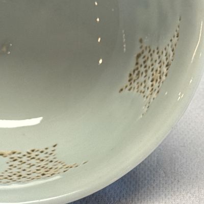 A pair of Chinese blue and white reticulated 'Linglong' bowls with landscape panels — photo 36