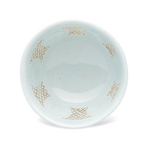 A pair of Chinese blue and white reticulated 'Linglong' bowls with landscape panels — photo 8