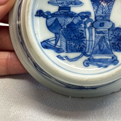 A pair of Chinese blue and white salt trenchers with antiquities design — 照片 19