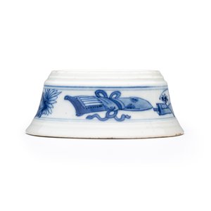A pair of Chinese blue and white salt trenchers with antiquities design — 照片 8