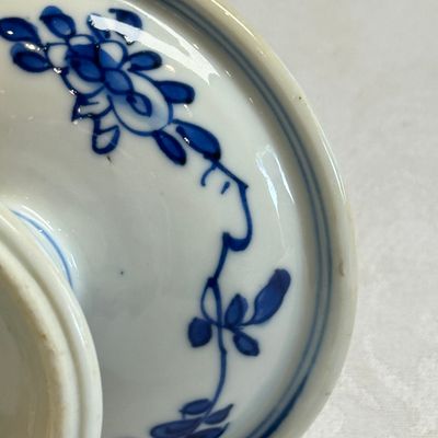 A pair of Chinese blue and white salts with antiquities design — photo 13